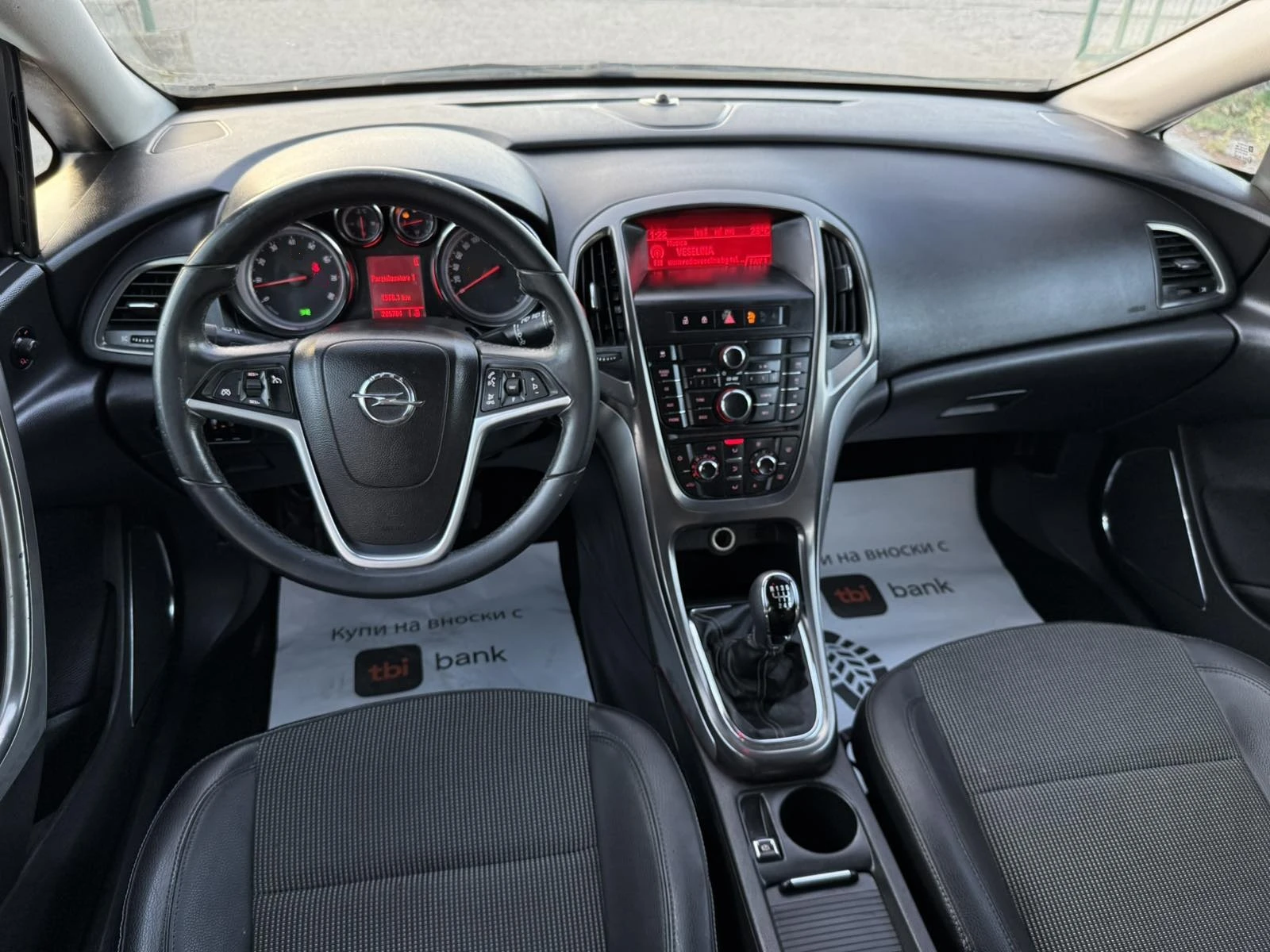 Opel Astra 1.4i КОЖА 149k.s. - изображение 10