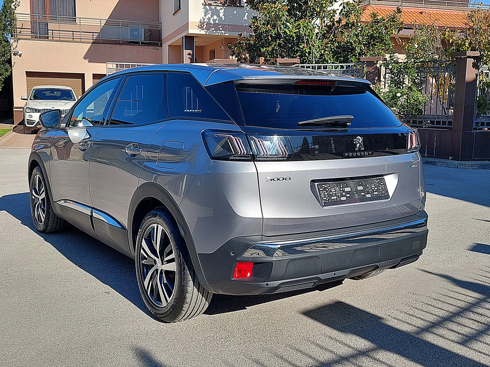 Peugeot 3008 New Line Up GT 1.6 Plug-in HYBRID 4x4 e-EAT8 - изображение 7