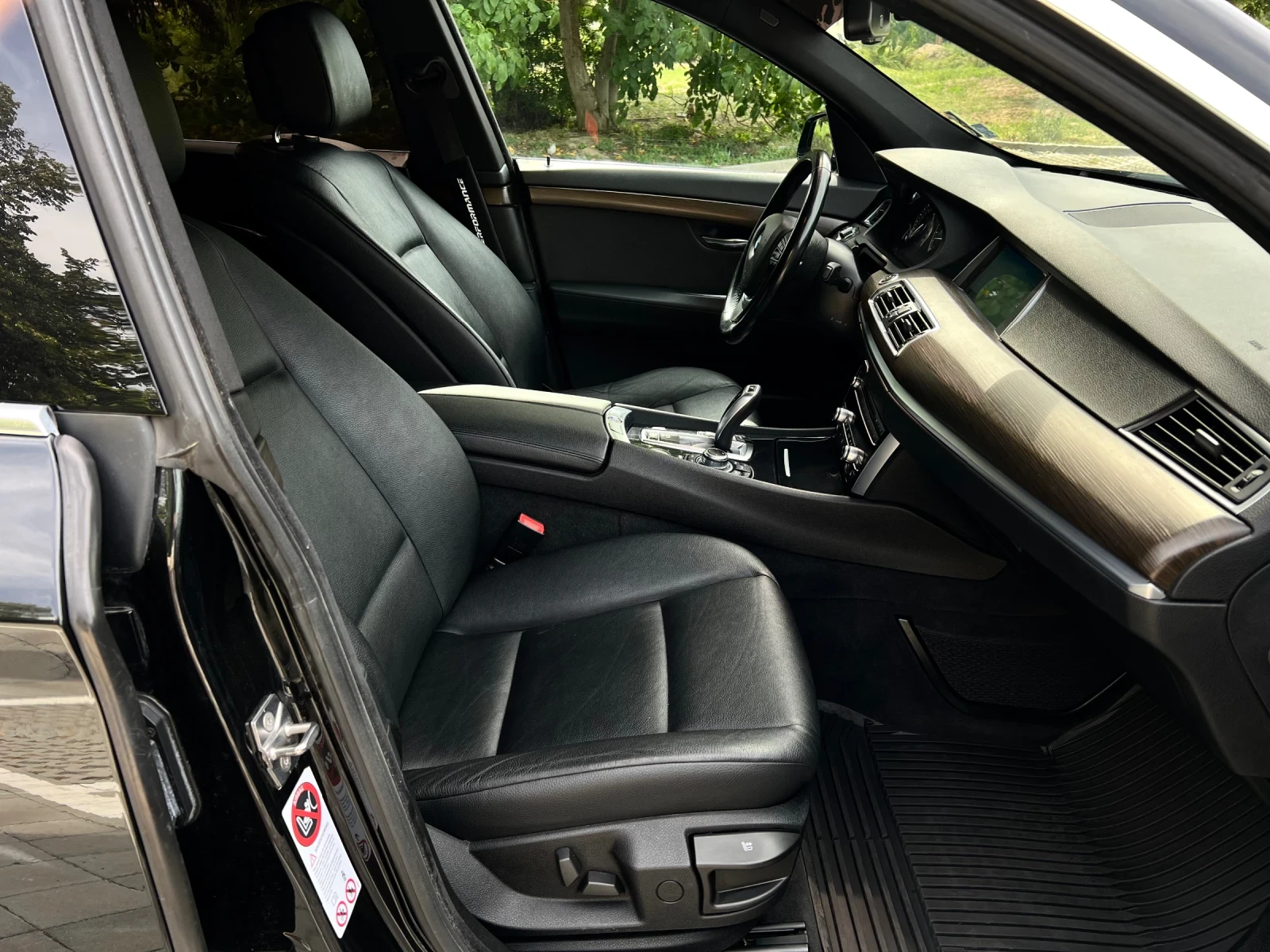 BMW 530 НЕРАЗЛИЧИМ ОТ НОВ - изображение 9