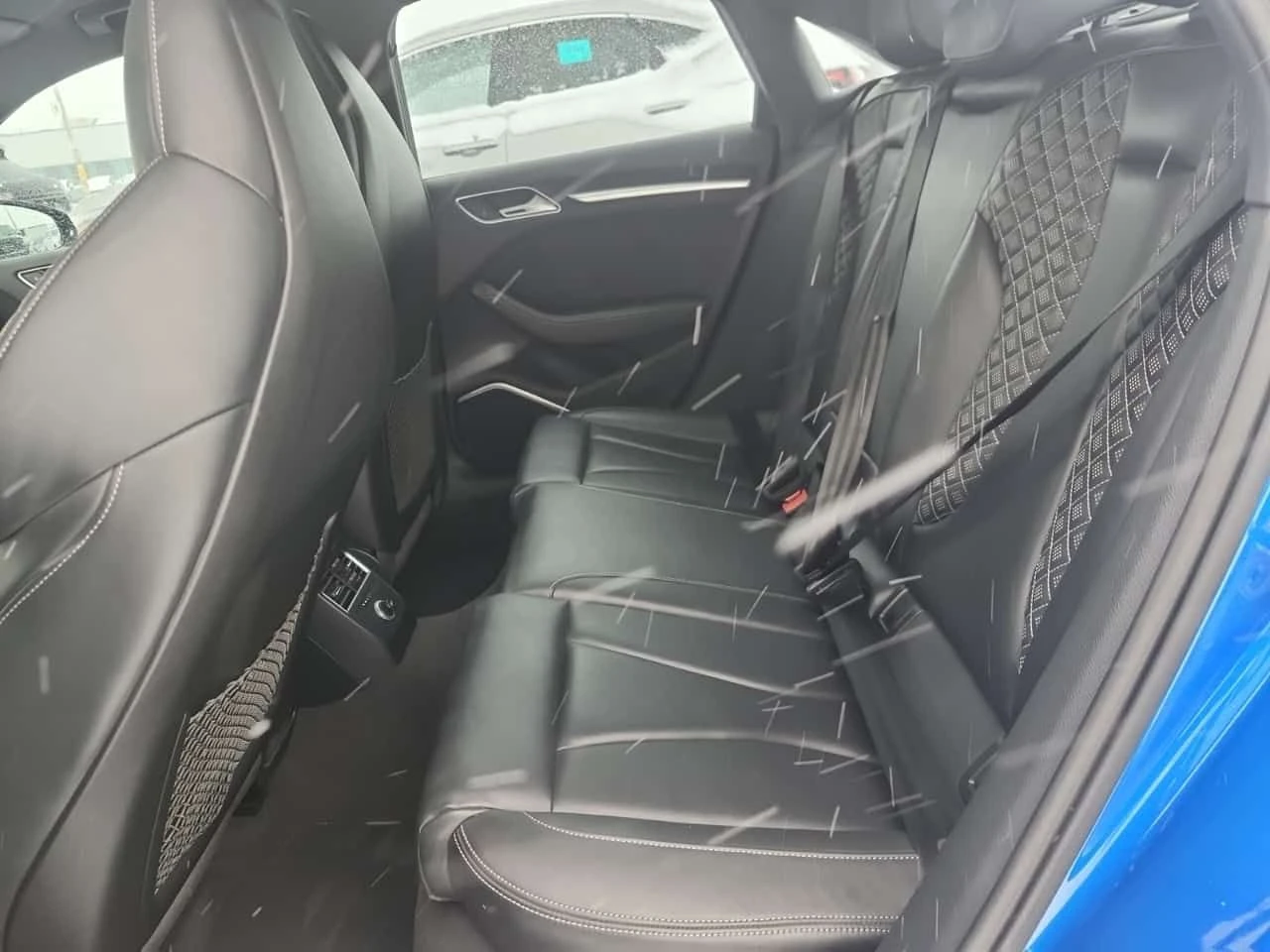 Audi Rs3 2.5  quattro /Ara Blue/ CARFAX /CAMERA/B&O, снимка 12 - Автомобили и джипове - 53936823