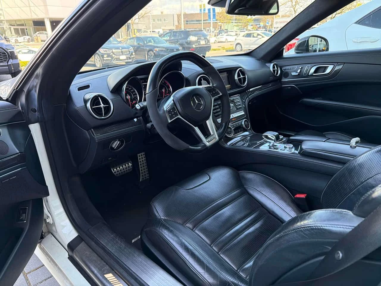 Mercedes-Benz SL 63 AMG * PANO* ПОДГРЕВ* KEYLES* , снимка 5 - Автомобили и джипове - 54047802