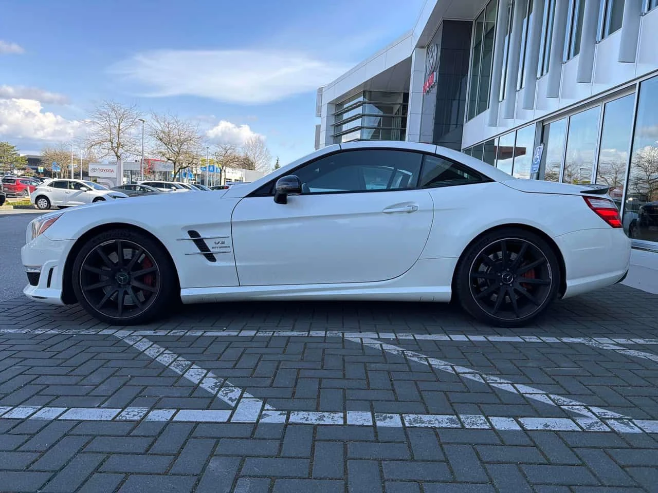 Mercedes-Benz SL 63 AMG * PANO* ПОДГРЕВ* KEYLES* , снимка 2 - Автомобили и джипове - 54047802