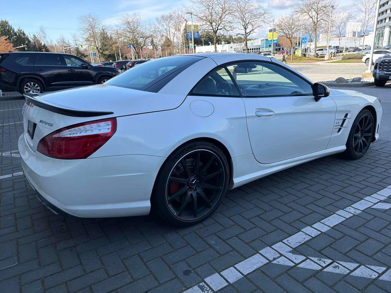 Mercedes-Benz SL 63 AMG * PANO* ПОДГРЕВ* KEYLES* , снимка 3 - Автомобили и джипове - 54047802