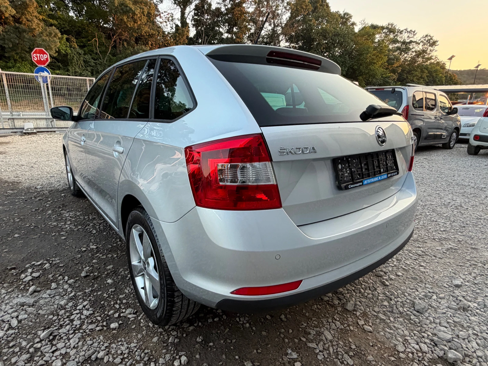 Skoda Rapid DIESEL* AVTOMAT* KLIMA* EVRO5, снимка 14 - Автомобили и джипове - 54206617