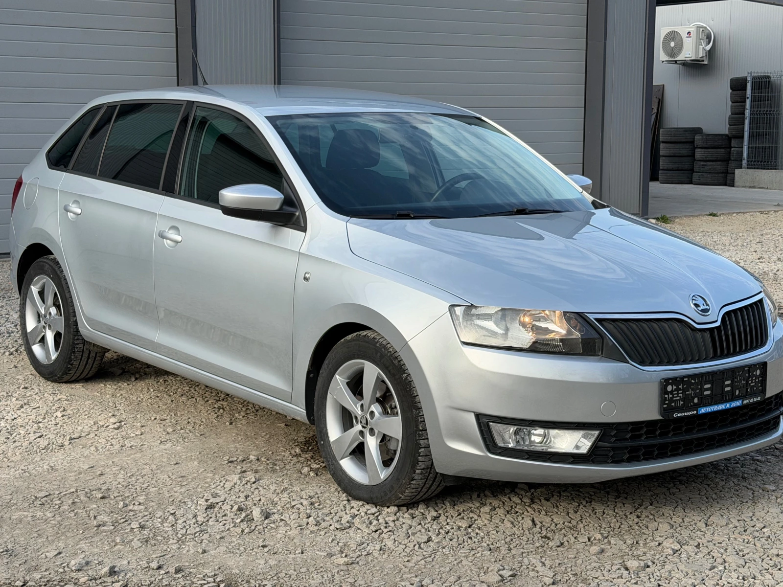 Skoda Rapid DIESEL* AVTOMAT* KLIMA* EVRO5, снимка 3 - Автомобили и джипове - 54206617