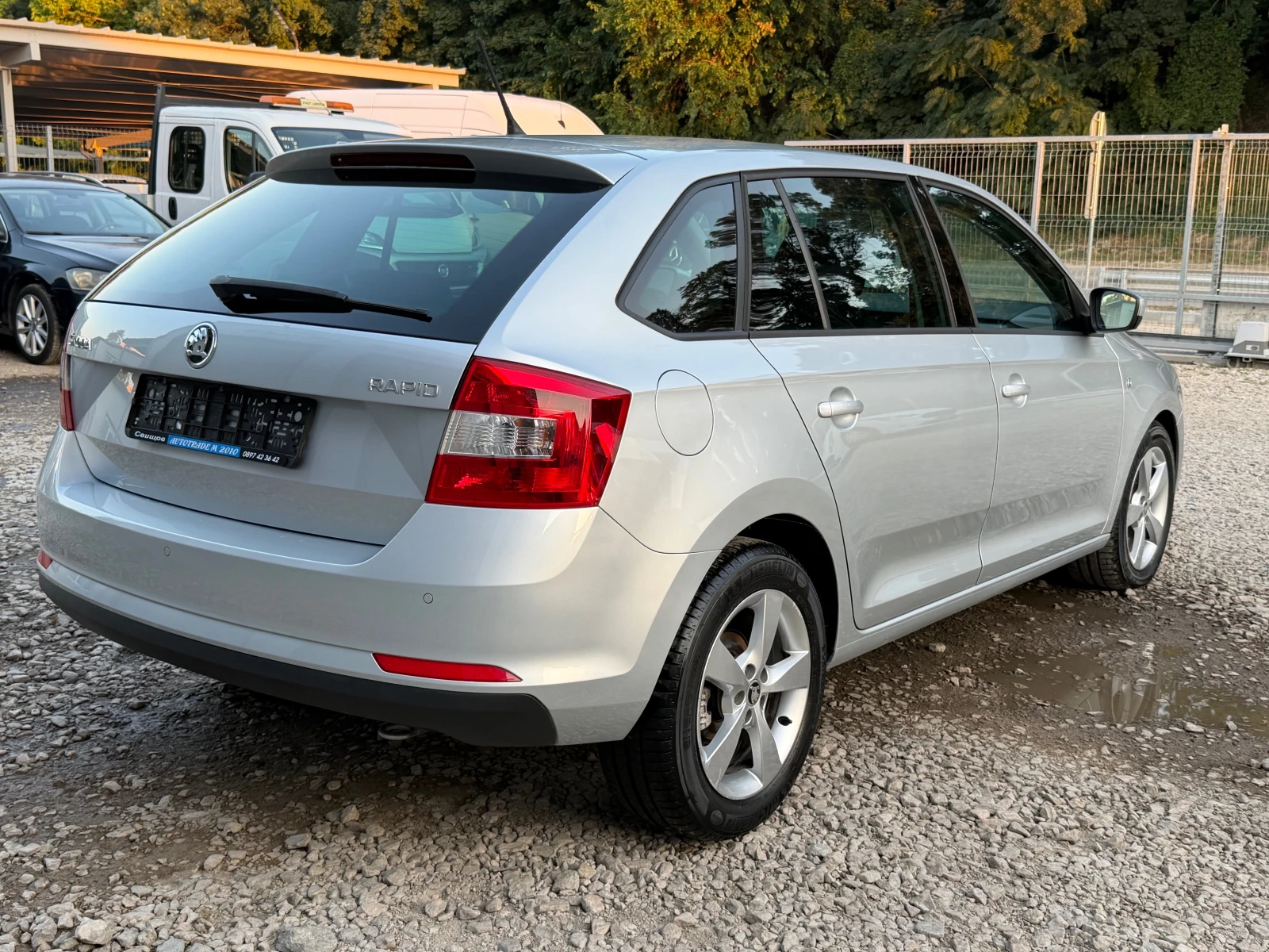 Skoda Rapid DIESEL* AVTOMAT* KLIMA* EVRO5, снимка 4 - Автомобили и джипове - 54206617