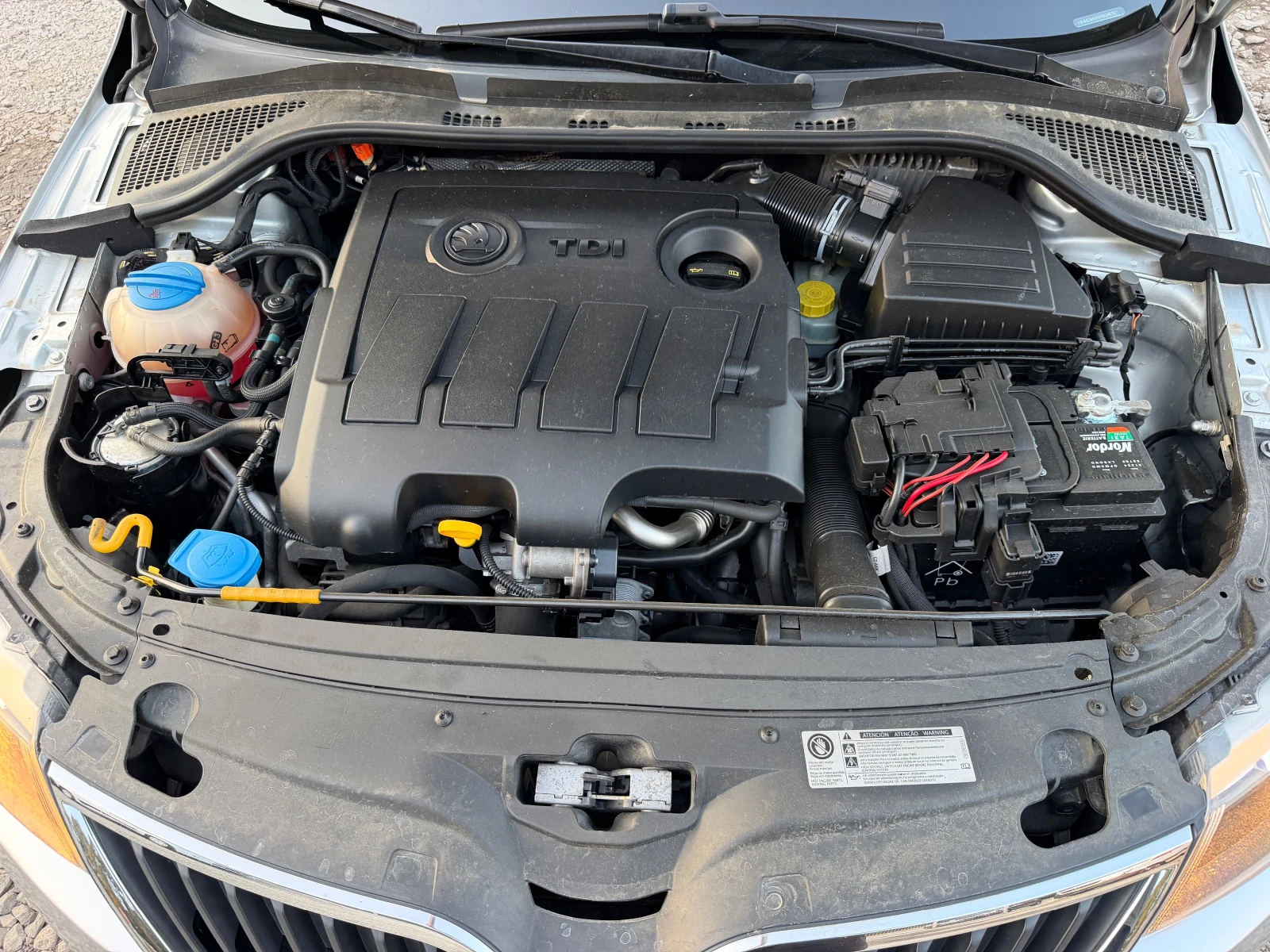 Skoda Rapid DIESEL* AVTOMAT* KLIMA* EVRO5, снимка 12 - Автомобили и джипове - 54206617