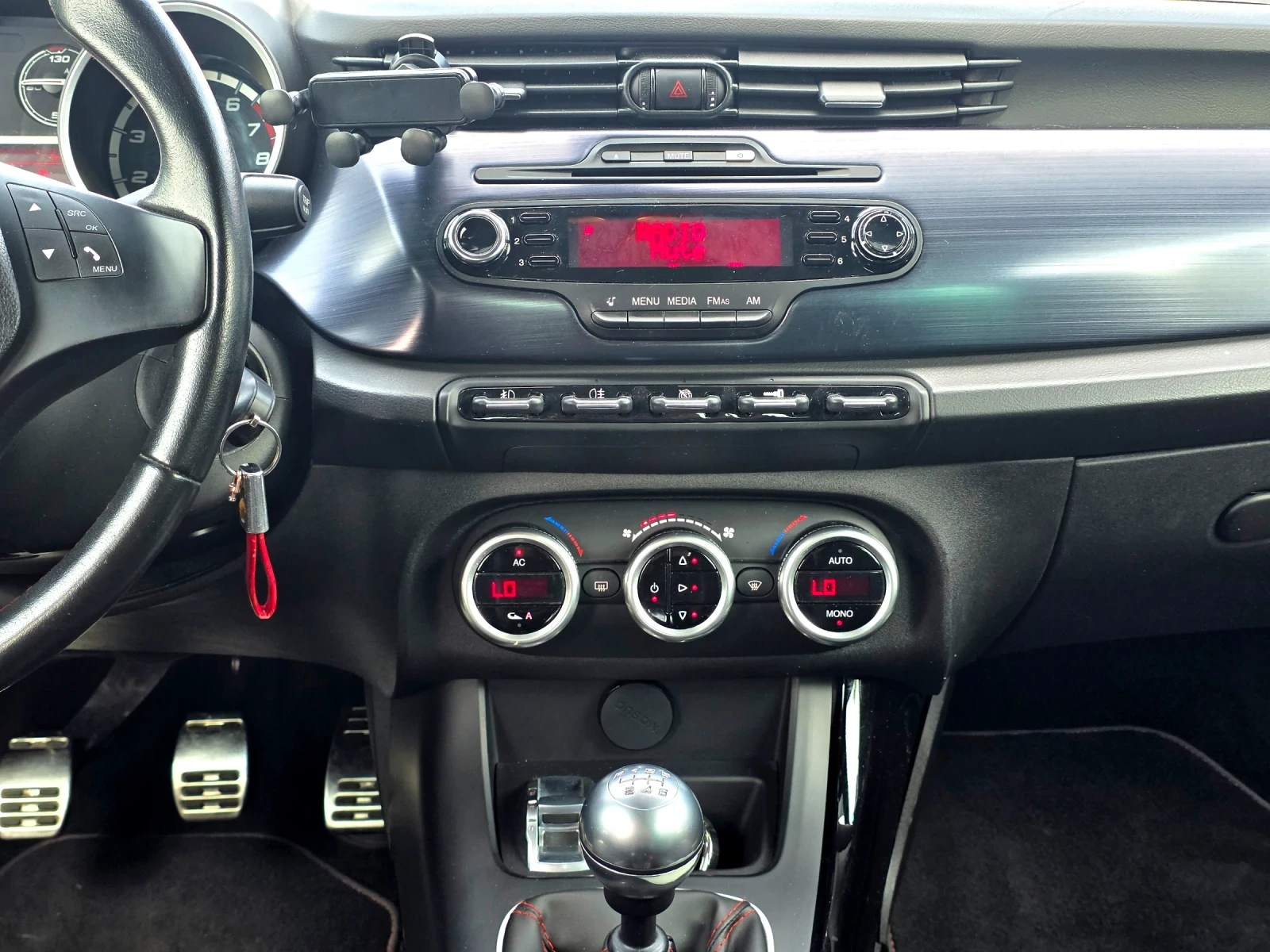 Alfa Romeo Giulietta, снимка 13 - Автомобили и джипове - 54863110