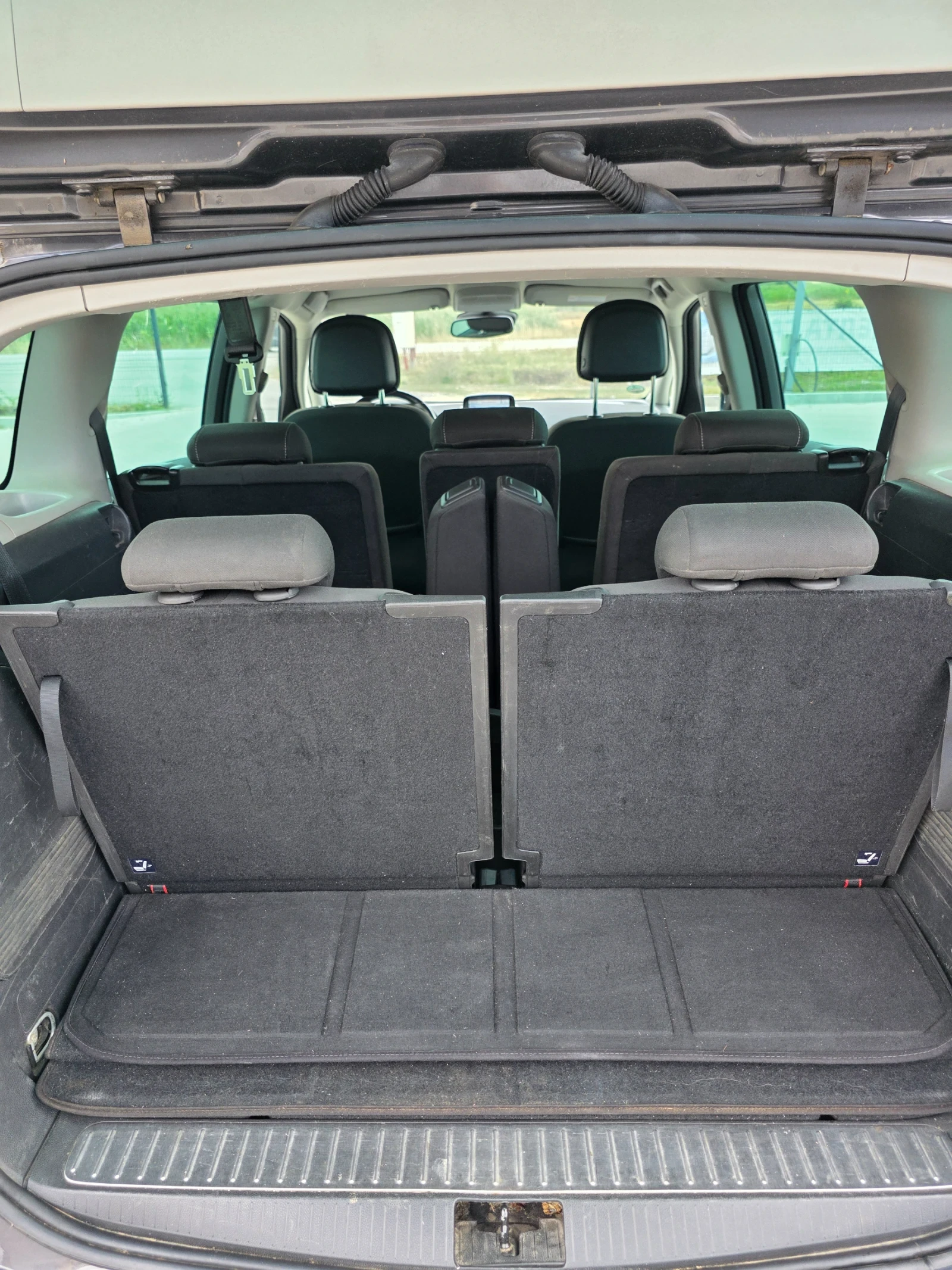 Opel Zafira Zafira Tourer 2.0 CDTI Innovation, снимка 7 - Автомобили и джипове - 55433369