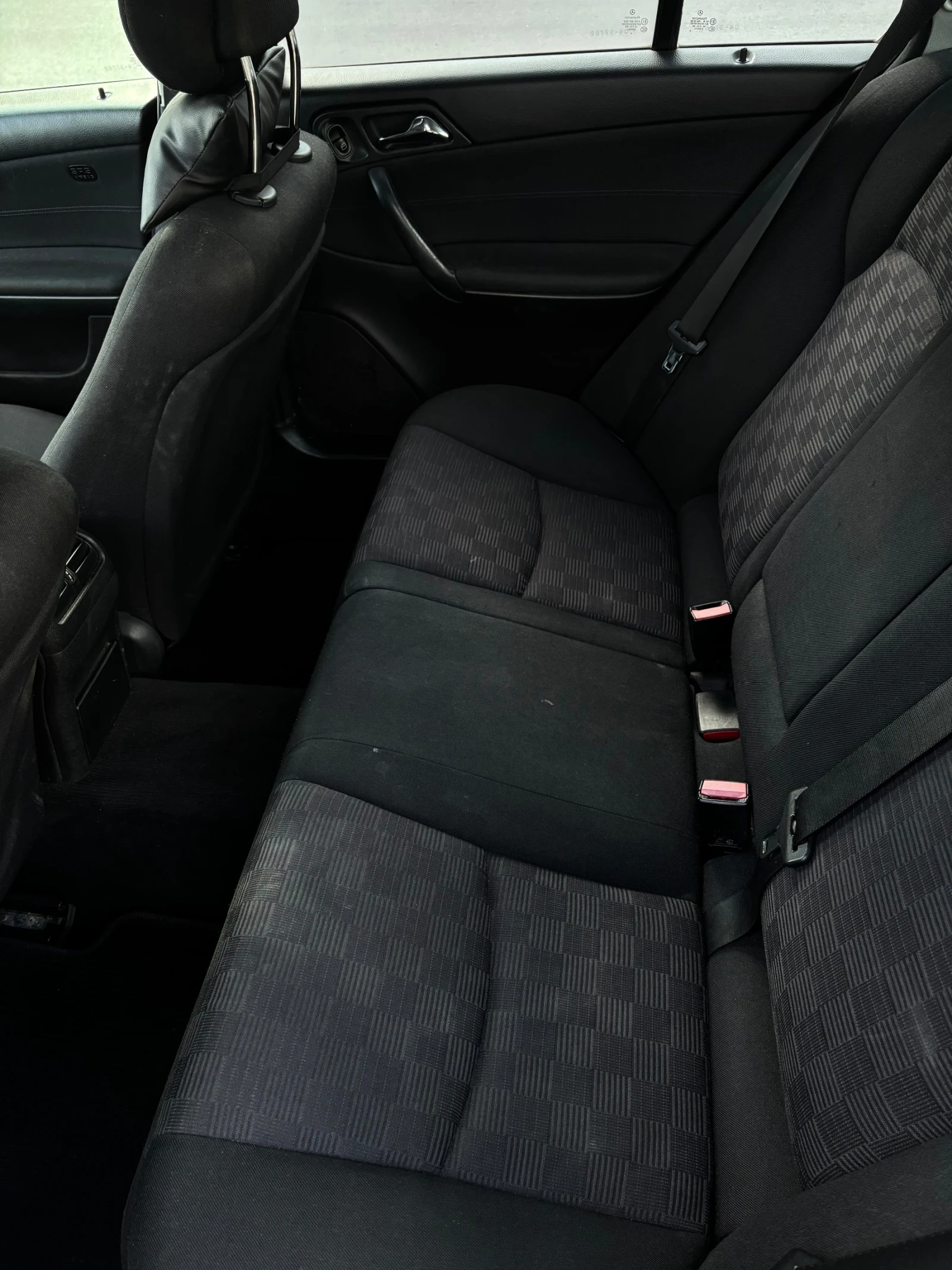 Mercedes-Benz C 200, снимка 9 - Автомобили и джипове - 55659222