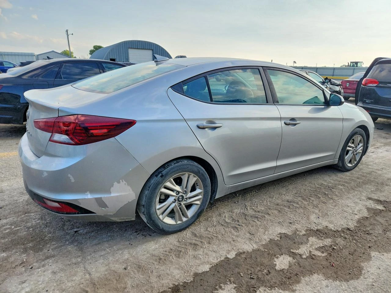 Hyundai Elantra 2.0l Sel, снимка 3 - Автомобили и джипове - 56041046