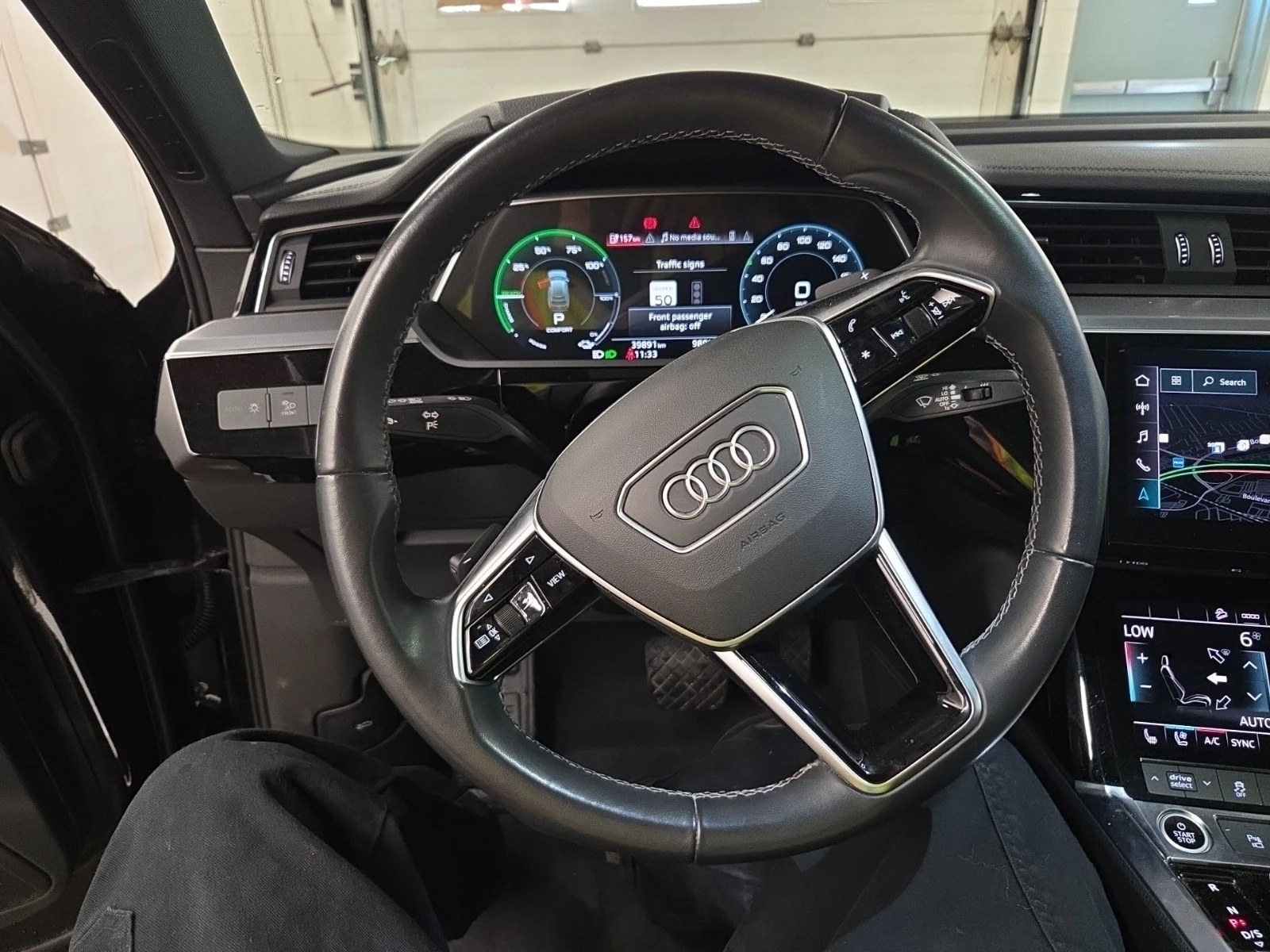 Audi E-Tron * PROGRESSIV * ОБДУХВАНЕ* 360КАМЕРИ* АМБИЕНТНО* , снимка 17 - Автомобили и джипове - 56081866