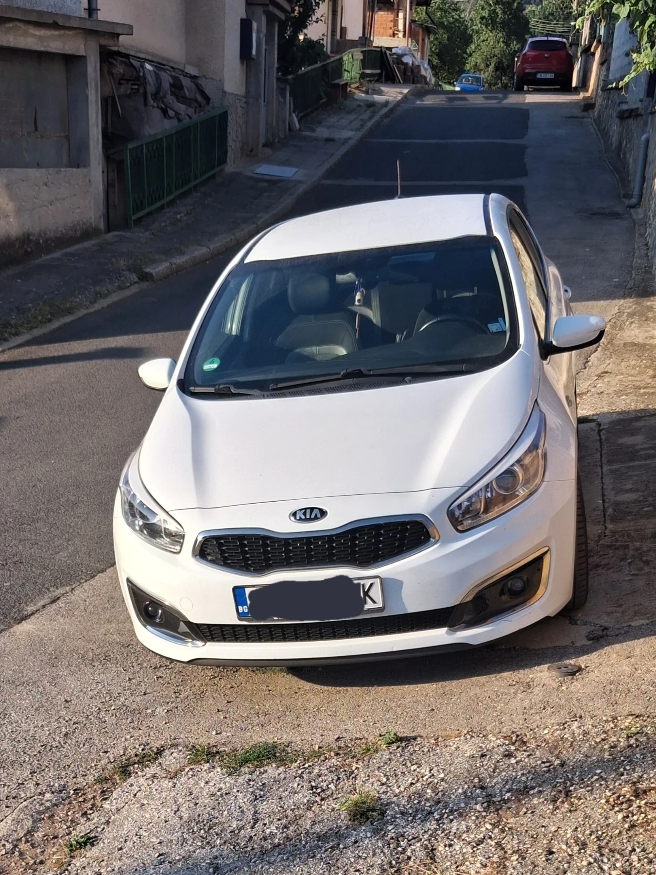 Kia Ceed, снимка 4 - Автомобили и джипове - 56133792
