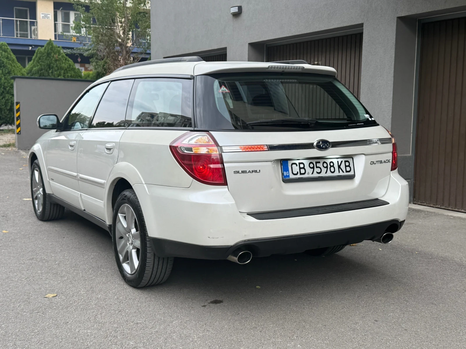 Subaru Outback 3.0, снимка 4 - Автомобили и джипове - 56167008