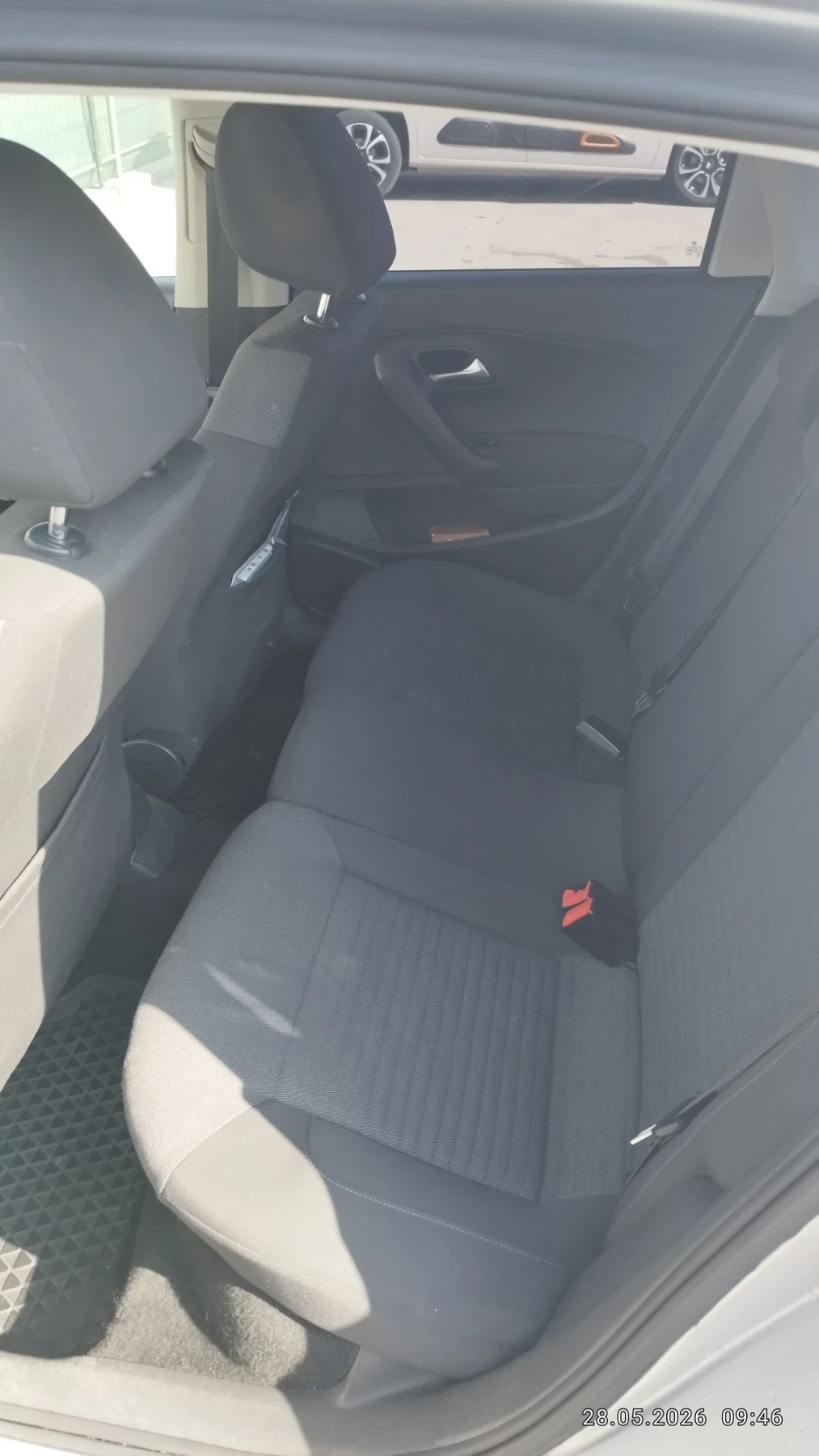 VW Polo 1.6 tdi 90, снимка 7 - Автомобили и джипове - 56364630