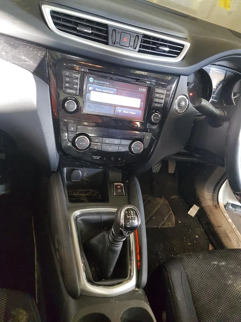 Nissan Qashqai 1.5/1.6ЧАСТИ, снимка 5 - Автомобили и джипове - 16799052