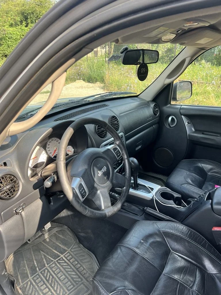 Jeep Cherokee Liberty, снимка 4 - Автомобили и джипове - 49066828