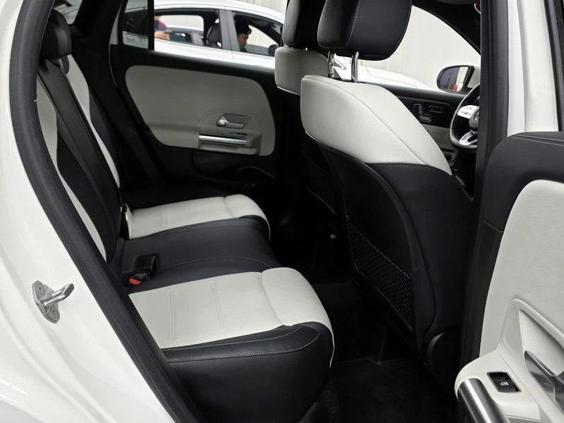 Mercedes-Benz GLA GLA250 4MATIC| 211к.с., снимка 12 - Автомобили и джипове - 56255741