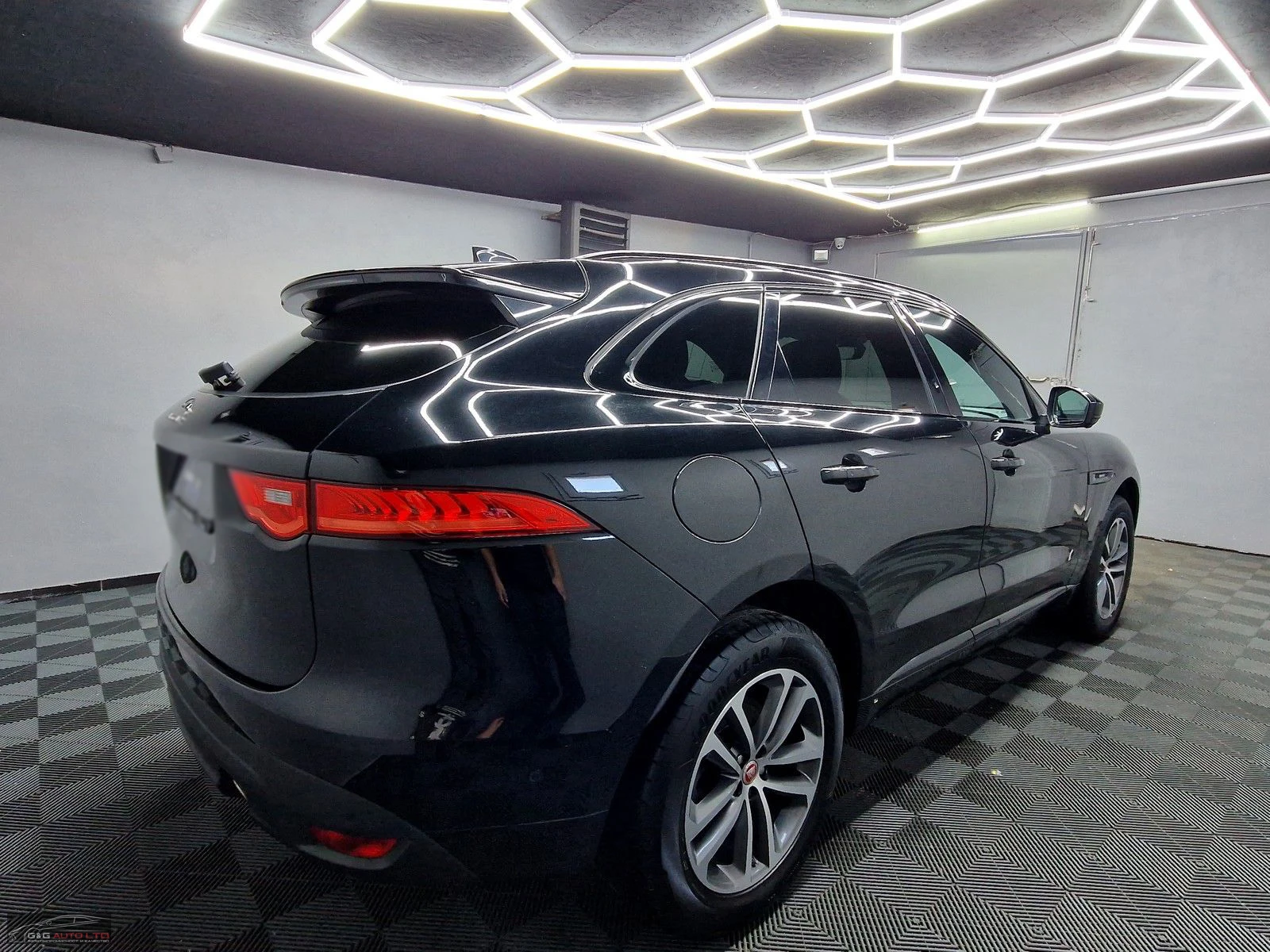 Jaguar F-PACE R-SPORT/241HP/4X4/AMBI/LED/NAVI/ACC/CAM/652b - изображение 4