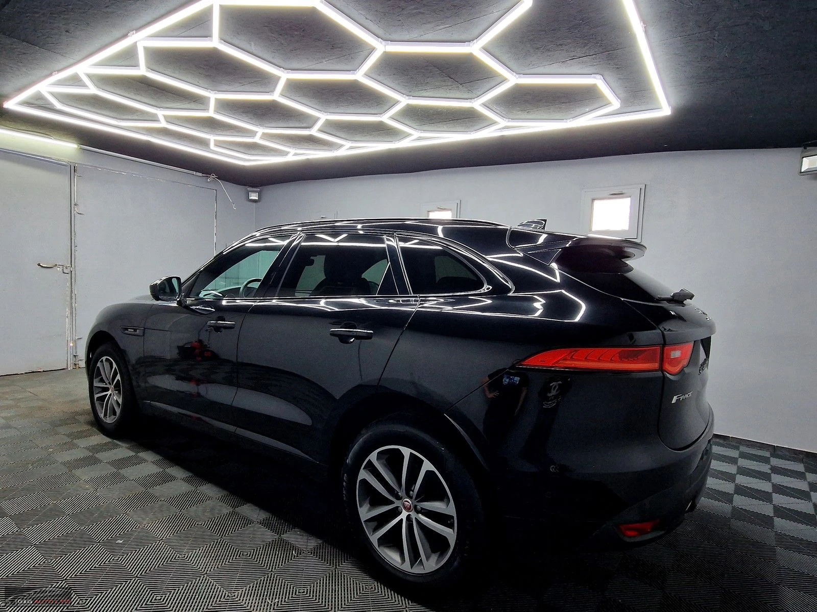 Jaguar F-PACE R-SPORT/241HP/4X4/AMBI/LED/NAVI/ACC/CAM/652b - изображение 3