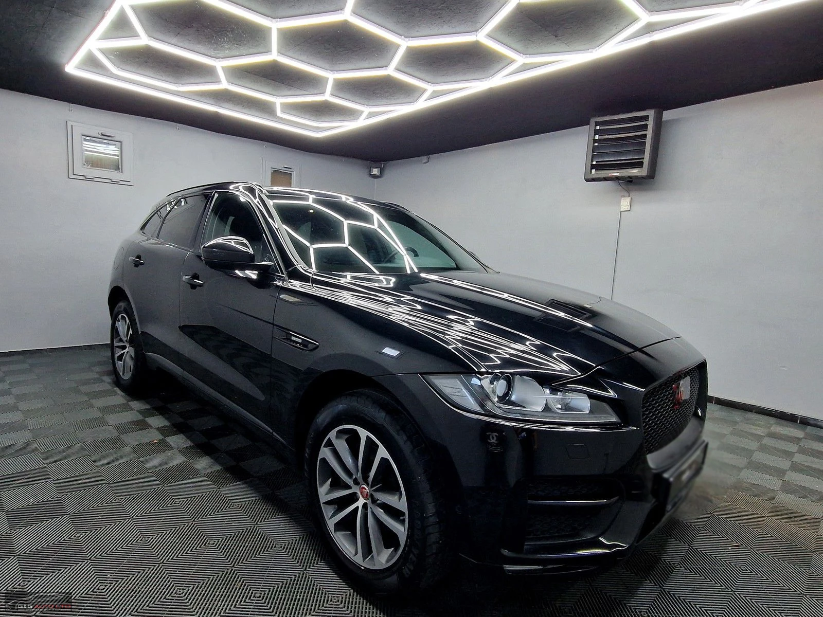 Jaguar F-PACE R-SPORT/241HP/4X4/AMBI/LED/NAVI/ACC/CAM/652b - изображение 5