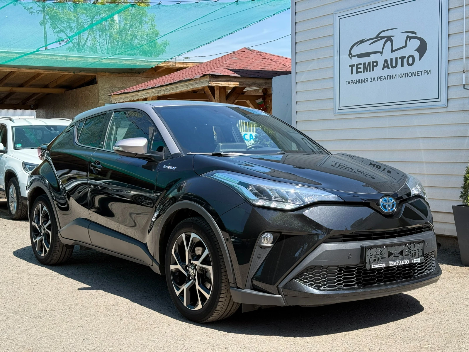 Toyota C-HR 2.0i* 184к* СЕРВИЗНА КНИЖКА С ПЪЛНА ИСТОРИЯ В ТОЙО - изображение 3