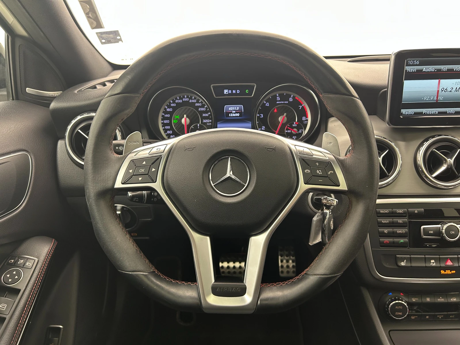 Mercedes-Benz GLA 45 AMG  - изображение 9