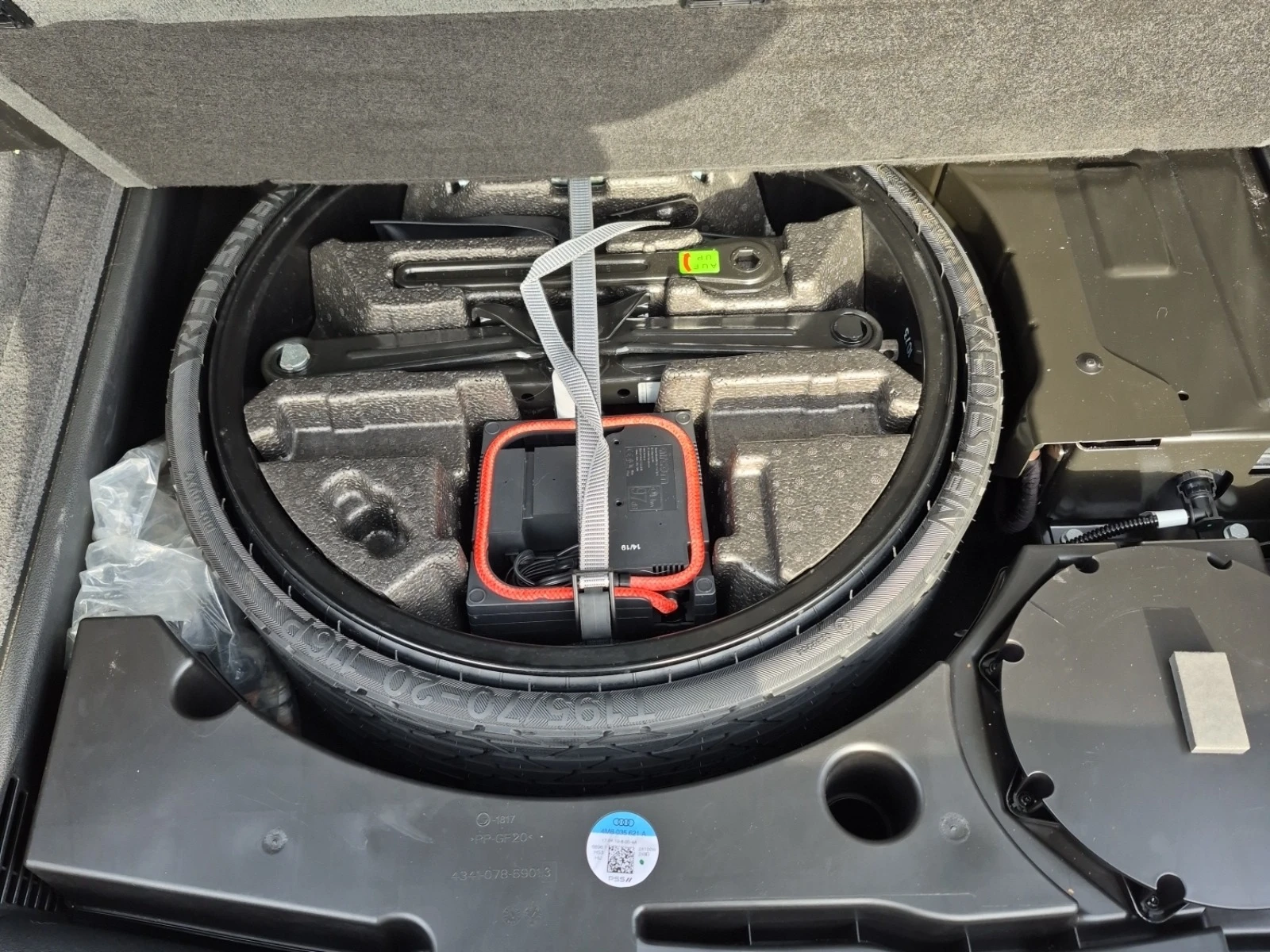 Audi Q8 PRESTIGE * * CARFAX * * ���� ������ * *  | Mobile.bg � ����������� 15