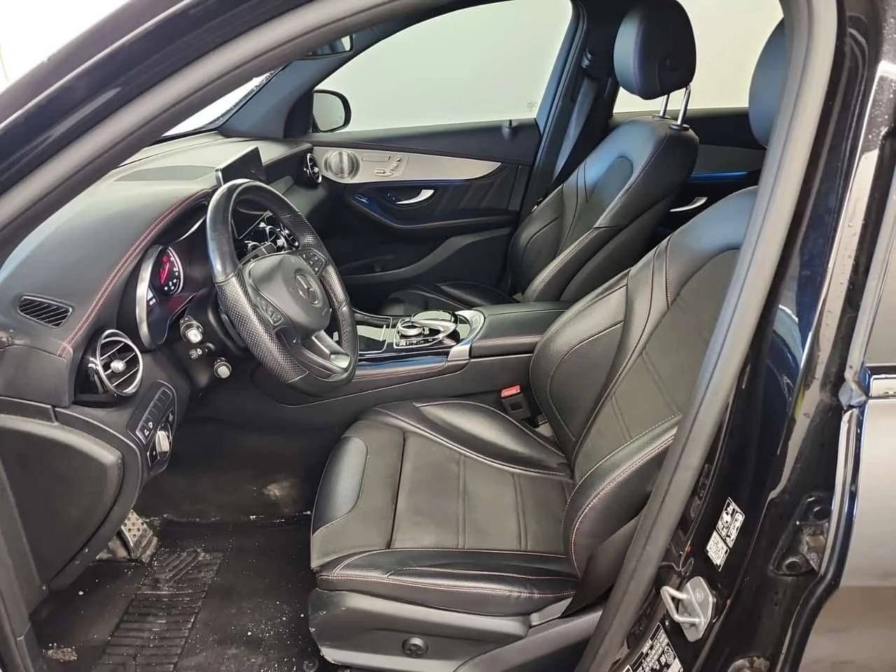 Mercedes-Benz GLC * AMG 43 * CARFAX * БЕЗ ИНЦИДЕНТИ * , снимка 9 - Автомобили и джипове - 54102638