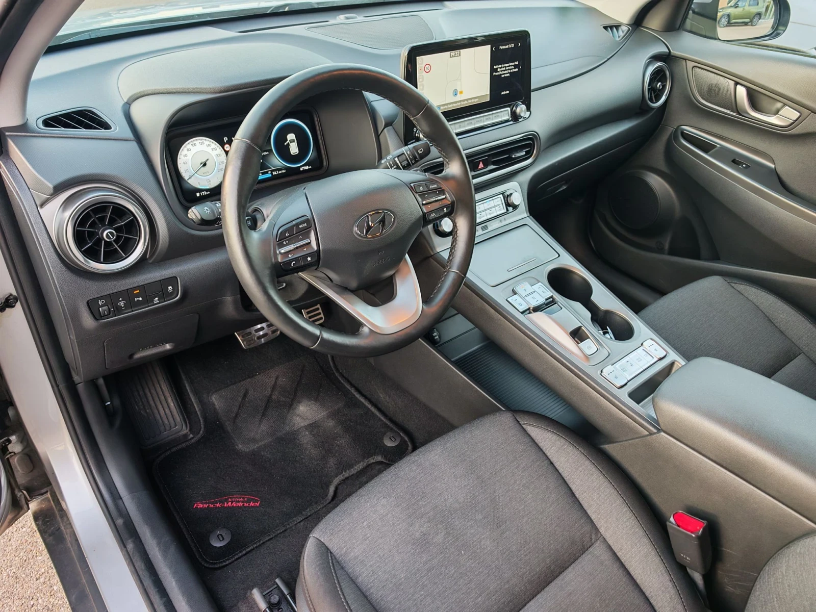 Hyundai Kona Trend 64kWh LED Krell термопомпа, снимка 9 - Автомобили и джипове - 55827117