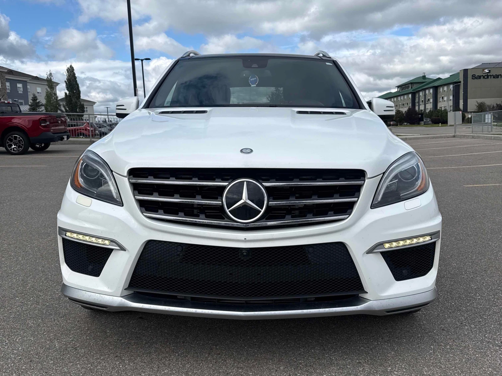 Mercedes-Benz ML 63 AMG 4MATIC * ДИСТРОНИК* 360 КАМЕРА* ОБДУХВАНЕ* , снимка 2 - Автомобили и джипове - 56079517