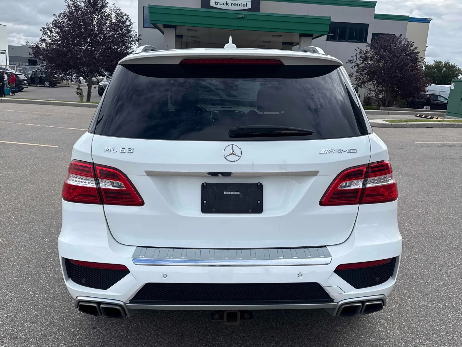 Mercedes-Benz ML 63 AMG 4MATIC * ДИСТРОНИК* 360 КАМЕРА* ОБДУХВАНЕ* , снимка 5 - Автомобили и джипове - 56079517