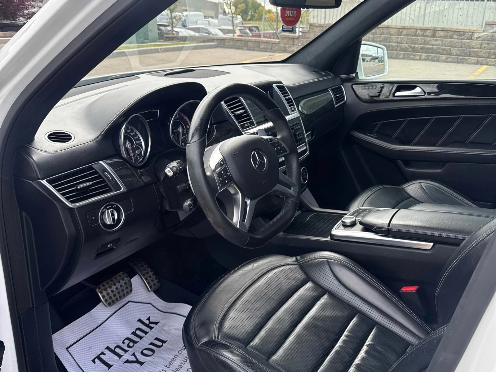 Mercedes-Benz ML 63 AMG 4MATIC * ДИСТРОНИК* 360 КАМЕРА* ОБДУХВАНЕ* , снимка 7 - Автомобили и джипове - 56079517