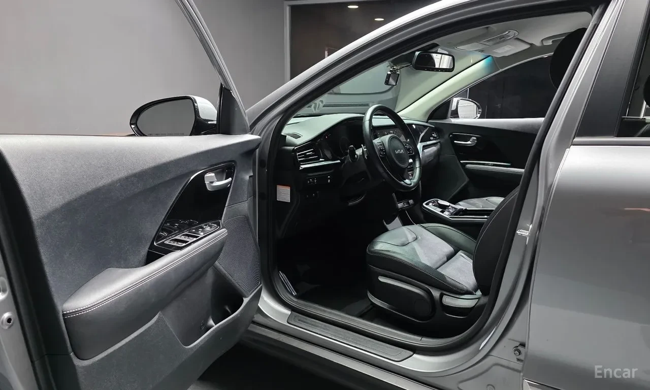 Kia Niro PRESTIGE / ДИСТРОНИК / ОБДУХВАНЕ / КАМЕРА, снимка 9 - Автомобили и джипове - 56180796