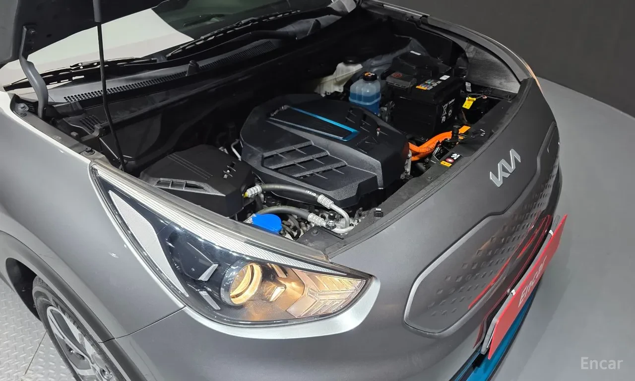 Kia Niro PRESTIGE / ДИСТРОНИК / ОБДУХВАНЕ / КАМЕРА, снимка 5 - Автомобили и джипове - 56180796