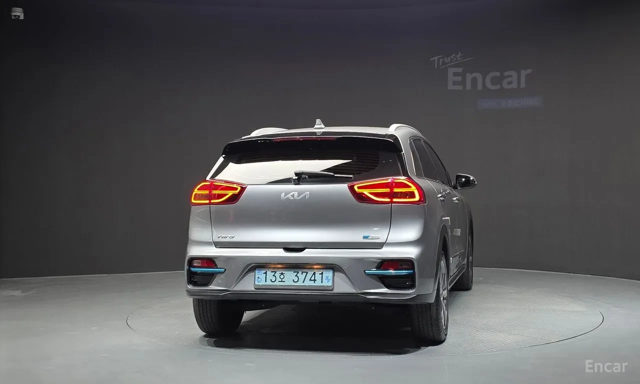 Kia Niro PRESTIGE / ДИСТРОНИК / ОБДУХВАНЕ / КАМЕРА, снимка 4 - Автомобили и джипове - 56180796