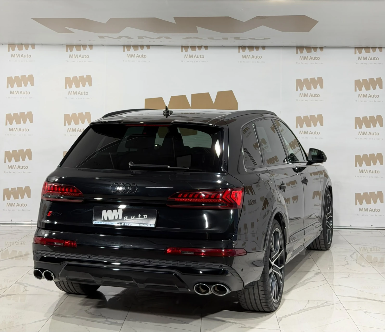 Audi SQ7 4.0 V8 TFSI* S-Line* Carbon* Pano* B&O* Matrix, снимка 3 - Автомобили и джипове - 56282447