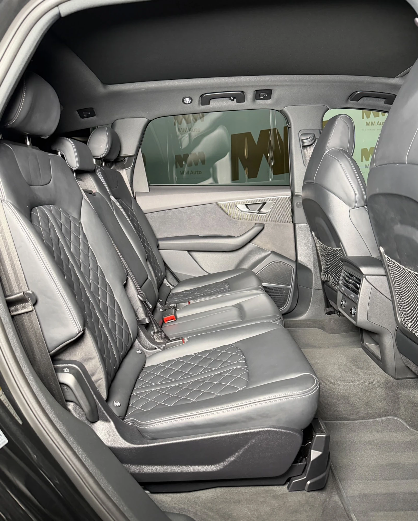 Audi SQ7 4.0 V8 TFSI* S-Line* Carbon* Pano* B&O* Matrix, снимка 13 - Автомобили и джипове - 56282447