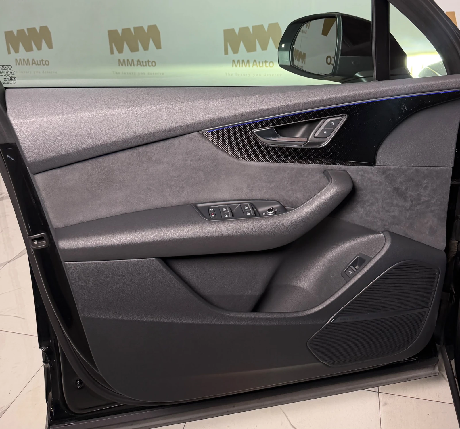 Audi SQ7 4.0 V8 TFSI* S-Line* Carbon* Pano* B&O* Matrix, снимка 6 - Автомобили и джипове - 56282447