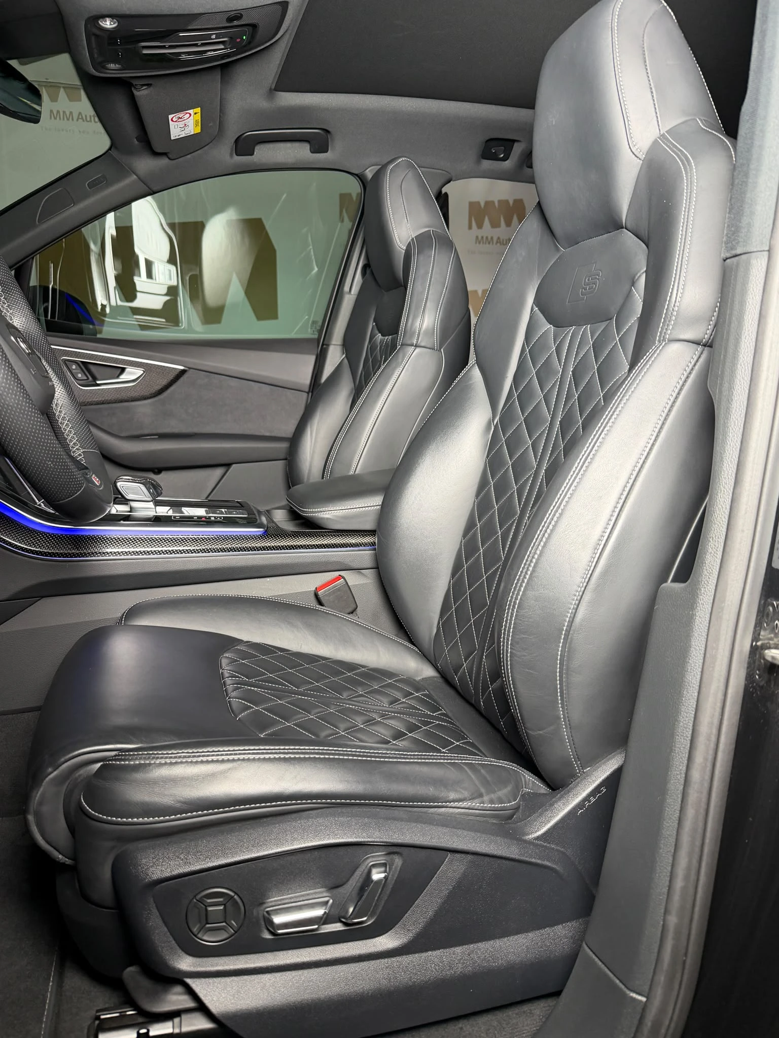 Audi SQ7 4.0 V8 TFSI* S-Line* Carbon* Pano* B&O* Matrix, снимка 8 - Автомобили и джипове - 56282447
