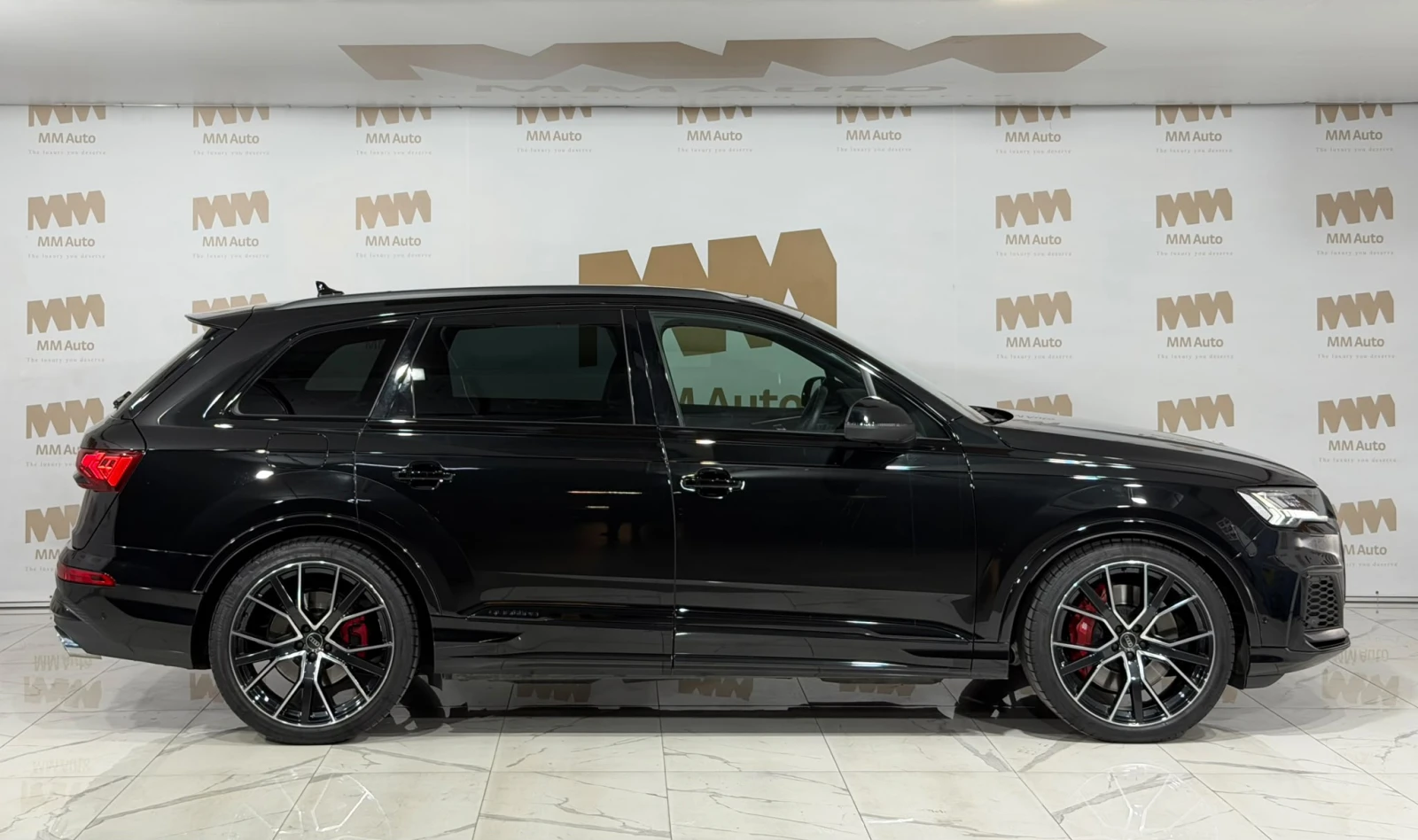 Audi SQ7 4.0 V8 TFSI* S-Line* Carbon* Pano* B&O* Matrix, снимка 2 - Автомобили и джипове - 56282447