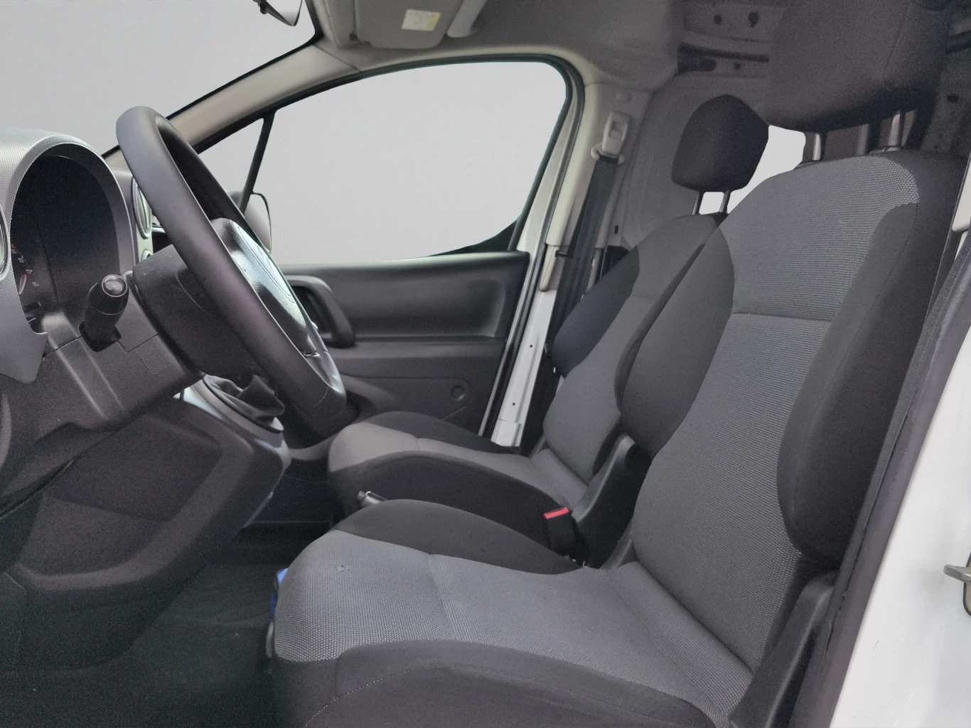 Citroen Berlingo 1.6 HDi 75 BVM5 E6//1808R16, снимка 9 - Бусове и автобуси - 55442408