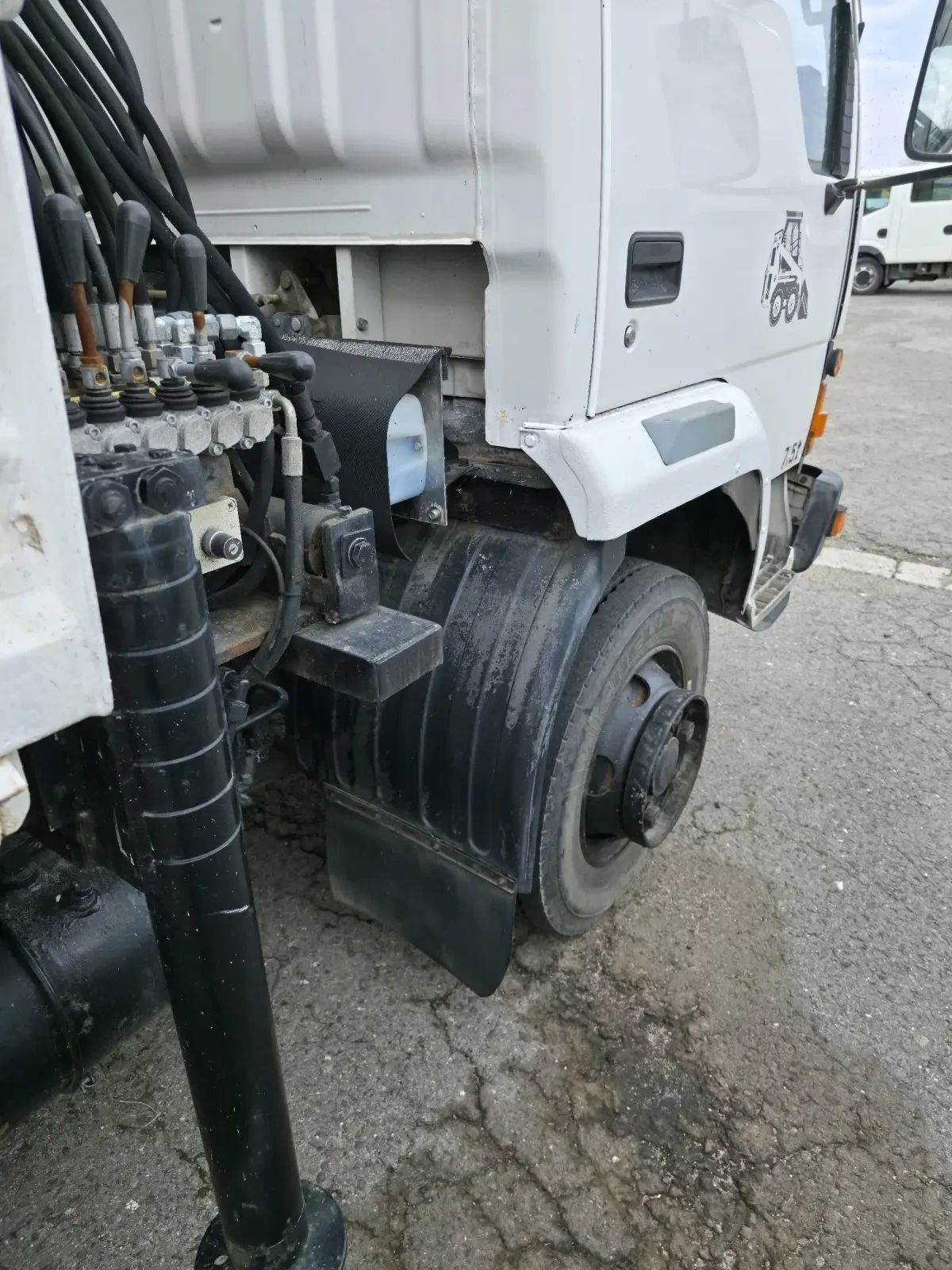 Mitsubishi Canter  - изображение 9