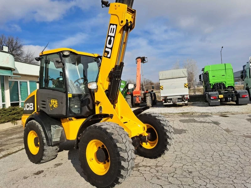 Телескопични товарачи JCB TM 220, снимка 11 - Индустриална техника - 43776201