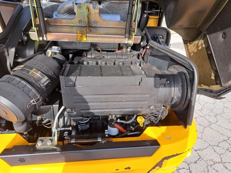 Телескопични товарачи JCB TM 220, снимка 14 - Индустриална техника - 43776201