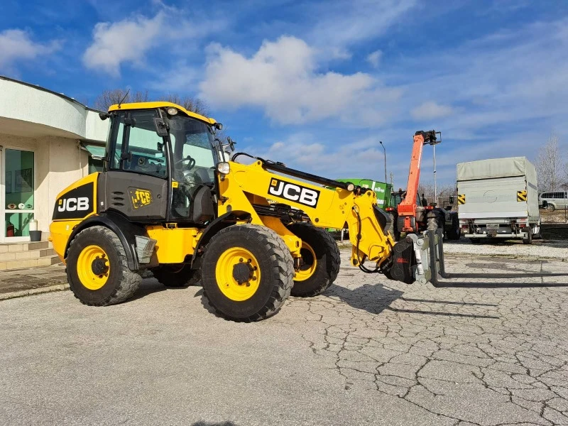 Телескопични товарачи JCB TM 220, снимка 9 - Индустриална техника - 43776201