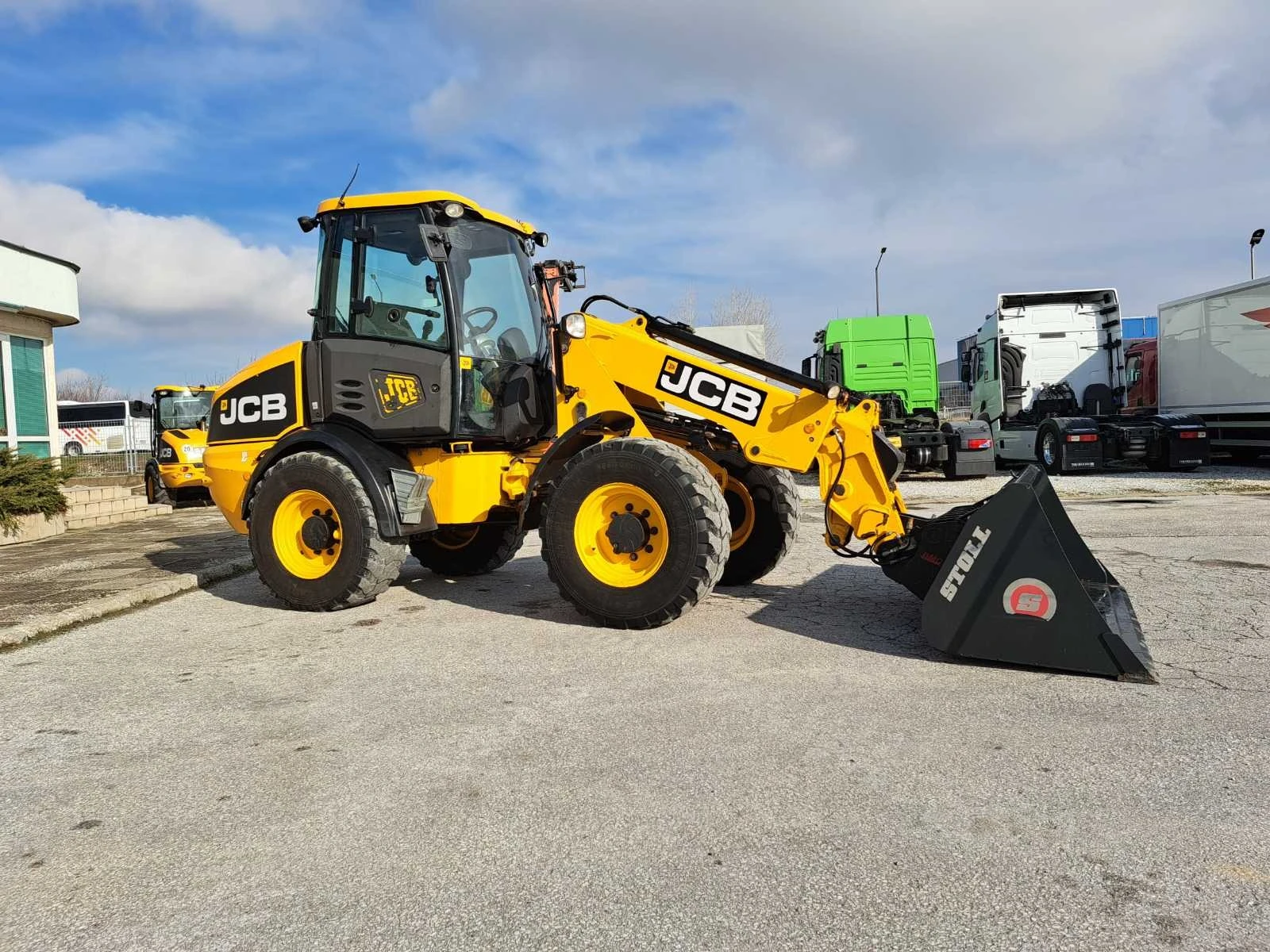 Телескопични товарачи JCB TM 220 - изображение 8