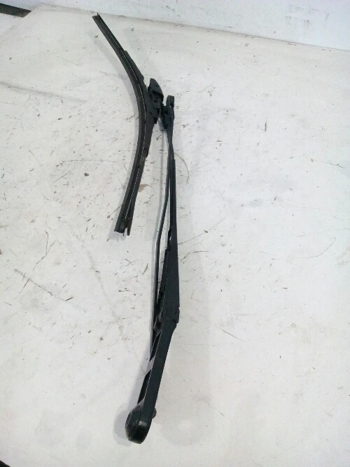 Рамо чистачка ляво Алфа Ромео 166