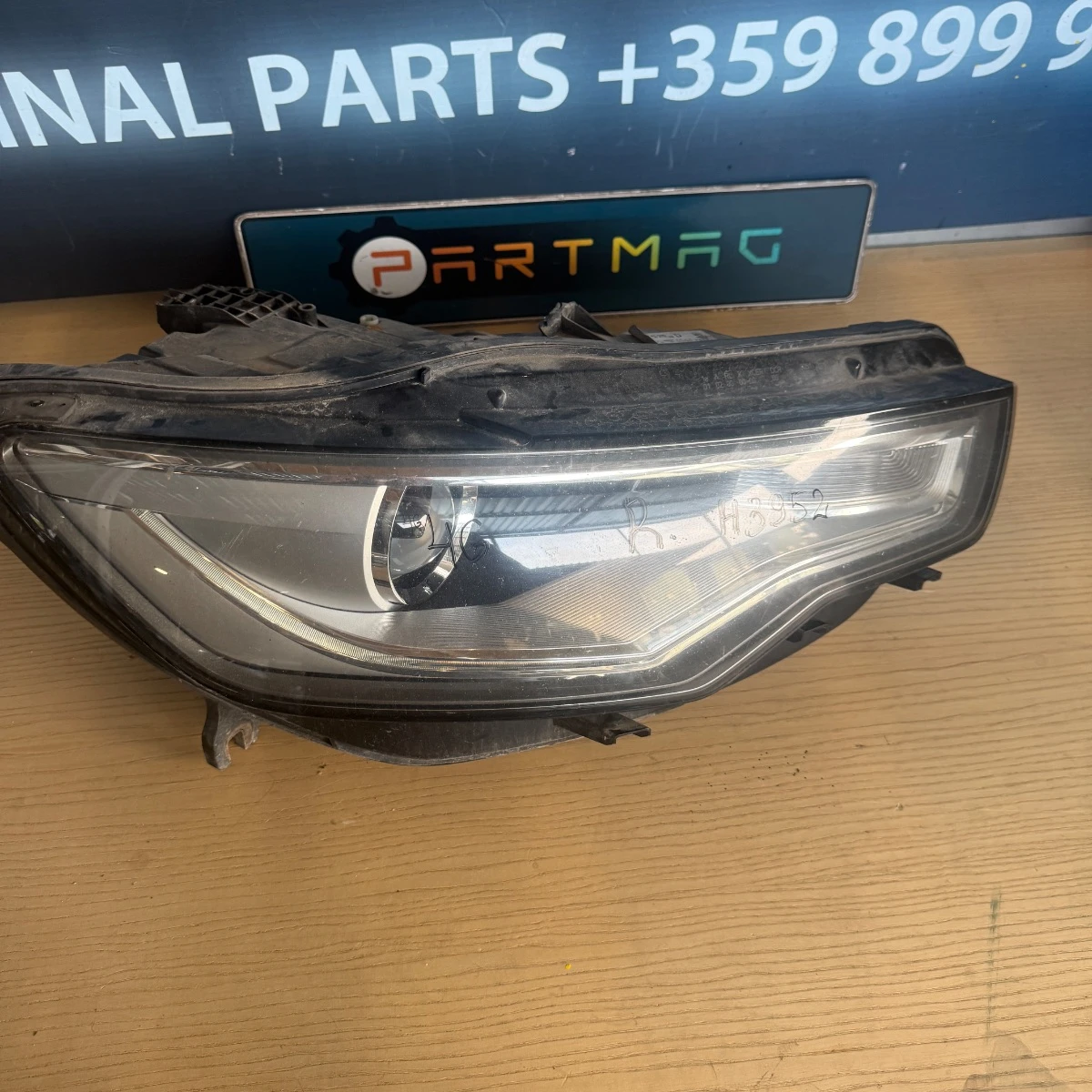 Десен фар за Audi A6 4G Xenon 4G0941030-3952
