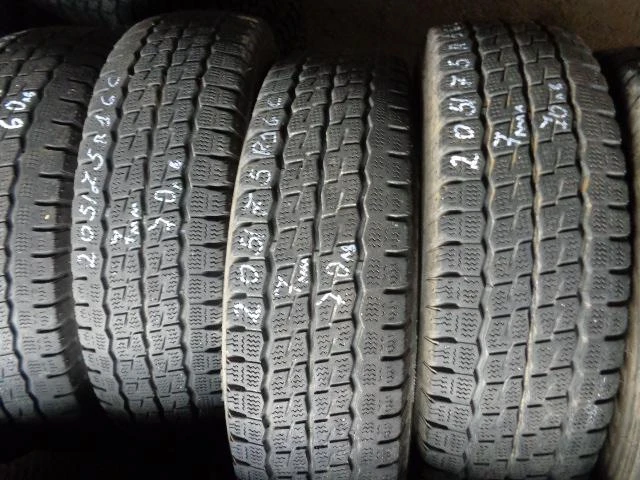 Гуми Зимни 205/75R16, снимка 8 - Гуми и джанти - 16659990